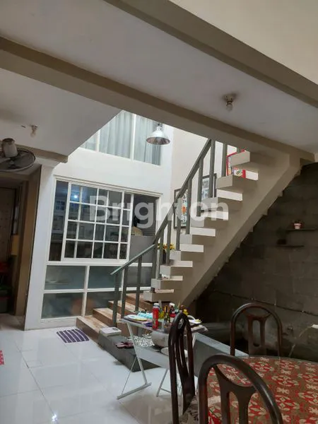 image RUMAH MEWAH LT 180 LB 190 DI DARMO PERMAI (3)