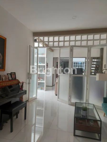 image RUMAH MEWAH LT 180 LB 190 DI DARMO PERMAI (5)