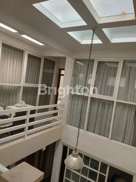 image RUMAH MEWAH LT 180 LB 190 DI DARMO PERMAI (6)