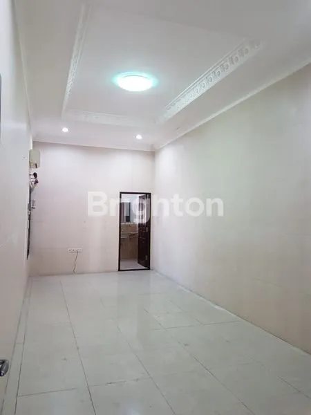 image RUMAH LUAS BABATAN PANTAI UTARA SURABAYA STRATEGIS (4)