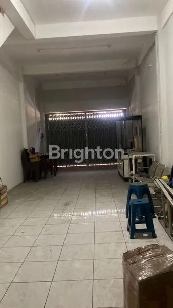 image MURAH! CUMA 1.6M RUKO 3 LANTAI NOL JALAN RAYA MENGANTI STRATEGIS ADA LAHAN PARKIR DEKAT KE PASAR MENGANTI CITRALAND DRIYOREJO UNIVERSITAS CIPUTRA UNESA KONDISI SIAP PAKAI (2)