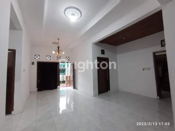 image RUMAH BAGUS LINGKUNGAN PERUMAHAN BAMBU ASRI DEKAT PAKUWON MALL (7)