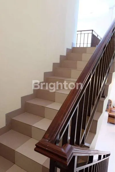image DIJUAL RUMAH CANTIK SIAP HUNI DI NGINDEN INTAN SELATAN SURABAYA (3)