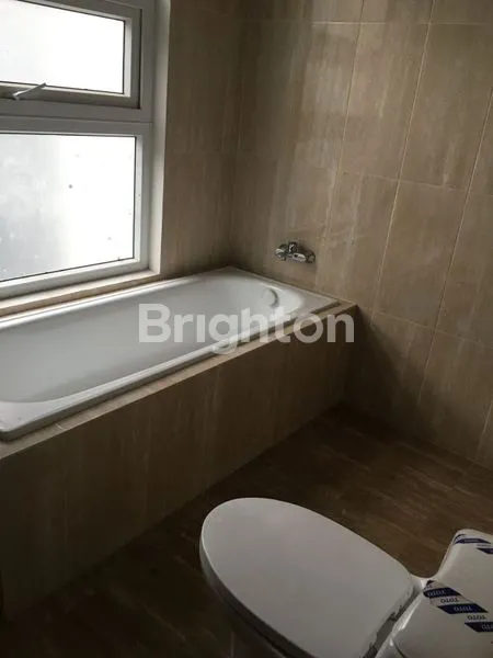 image RUMAH TAMAN GRISENDA LUCKY PARK PIK (5)