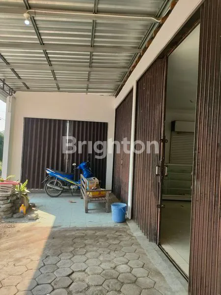 image RUMAH PINGGIR JALAN BISA UNTUK KANTOR ATAU TEMPAT USAHA DISEWAKAN DALAM RING ROAD BARAT, TRIHANGGO, GAMPING, SLEMAN, YOGYAKARTA (3)