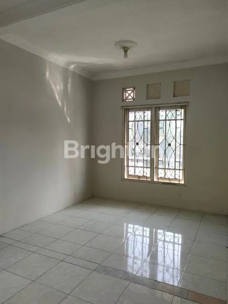 image RUMAH PINGGIR JALAN BISA UNTUK KANTOR ATAU TEMPAT USAHA DISEWAKAN DALAM RING ROAD BARAT, TRIHANGGO, GAMPING, SLEMAN, YOGYAKARTA (4)