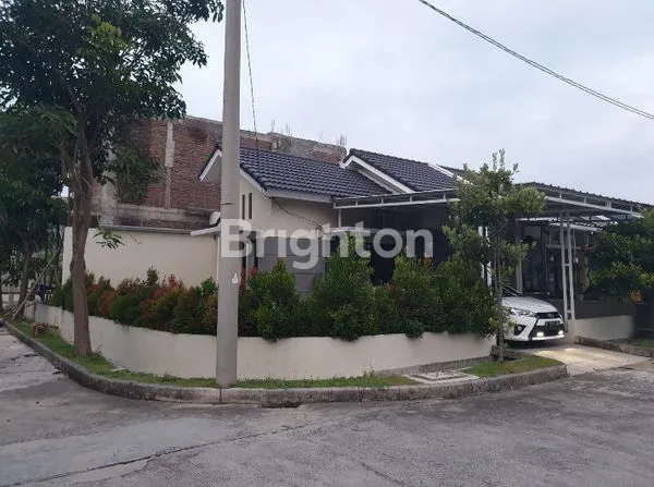 image RUMAH HOEK ASRI DI SEGARA CITY BEKASI JAWA BARAT (1)