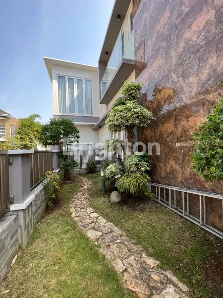 image RUMAH 2 LT FULL FURNISH LETAK HOOK DAN STRATEGIS DI THE DHARMA INDAH REGENCY SURABAYA  (2)