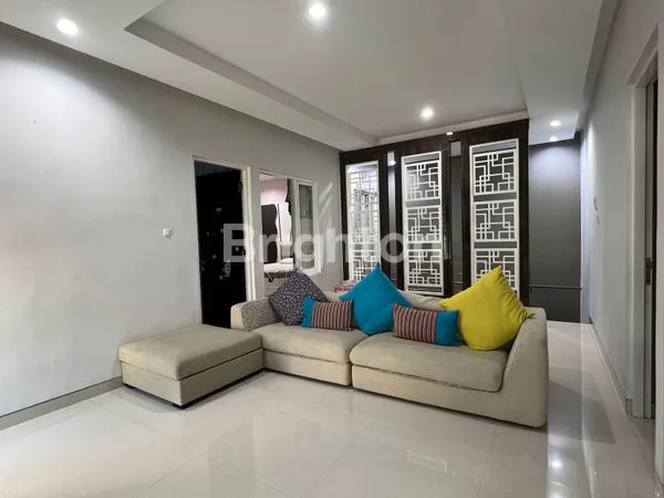 image RUMAH 2 LT FULL FURNISH LETAK HOOK DAN STRATEGIS DI THE DHARMA INDAH REGENCY SURABAYA  (5)