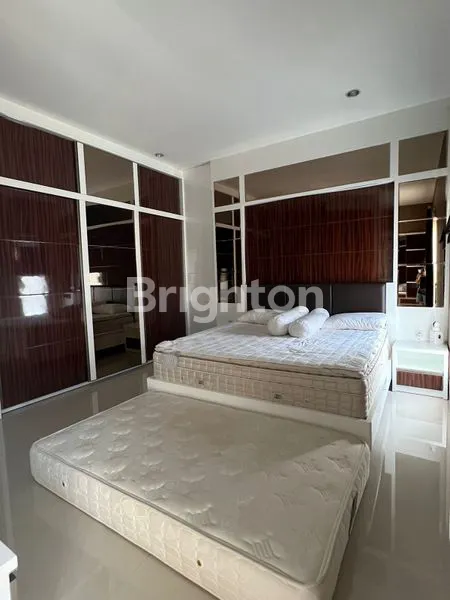 image RUMAH 2 LT FULL FURNISH LETAK HOOK DAN STRATEGIS DI THE DHARMA INDAH REGENCY SURABAYA  (7)