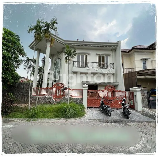 image RUMAH MEWAH HOOK 2 LANTAI DI VILLA VALENSIA CITRALAND (1)