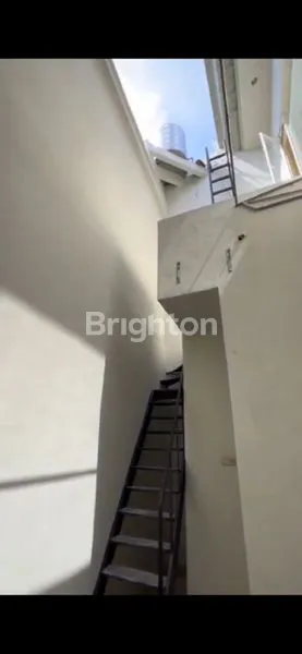 image RUMAH MEWAH HOOK 2 LANTAI DI VILLA VALENSIA CITRALAND (6)