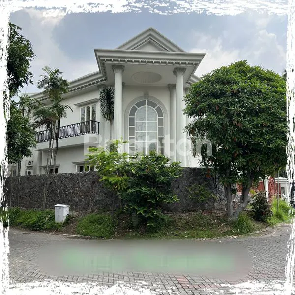 image RUMAH MEWAH HOOK 2 LANTAI DI VILLA VALENSIA CITRALAND (2)