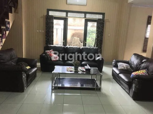 image RUMAH MEWAH 2 LANTAI (5)