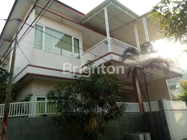 image RUMAH MEWAH 2 LT DI WIGUNA TENGAH SURABAYA (1)