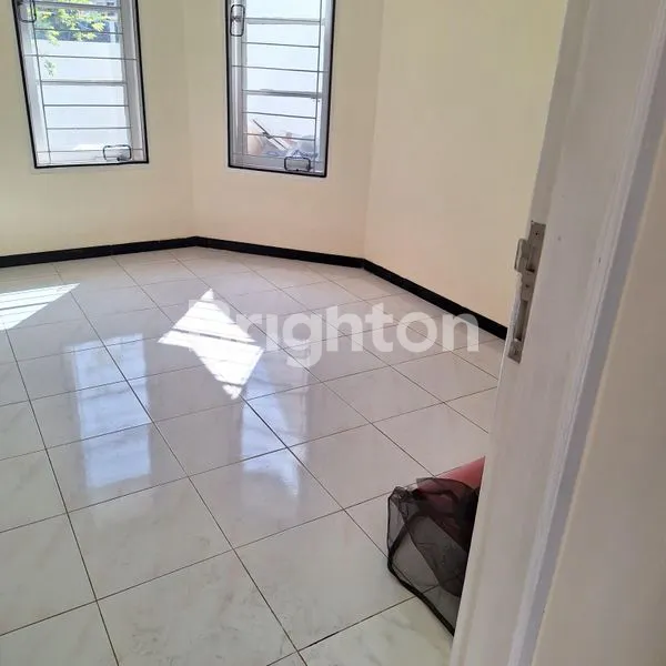 image RUMAH BARU DI RENOVASI DI SURABAYA TIMUR DHARNAHUSADA MAS (5)