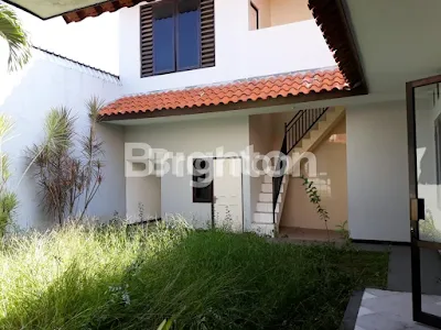 image RUMAH TERAWAT DAN SANGAT LUAS DI RUNGKUT LOR (3)