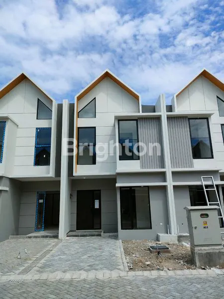 image RUMAH BARU 2 LT DESIGN SCANDINAVIAN DI MULYOSARI SURABAYA DEKAT PAKUWON CITY (2)