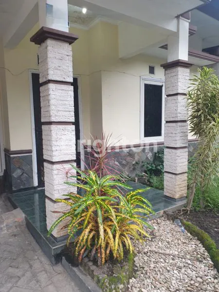 image RUMAH BAGUS DI TENGAH KOTA AREA SULFAT (4)