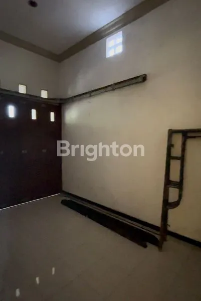 image RUMAH 1 LT KONDISI ISTIMEWA DAN TERAWAT DI MEDOKAN ASRI TIMUR SURABAYA (4)