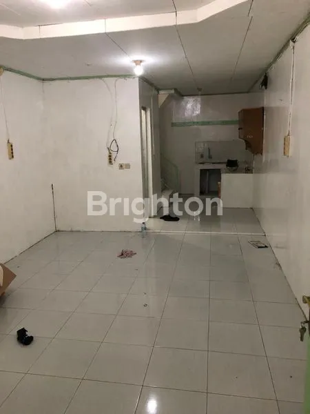 image RUMAH JELAMBAR 2 LANTAI SIAP HUNI (3)