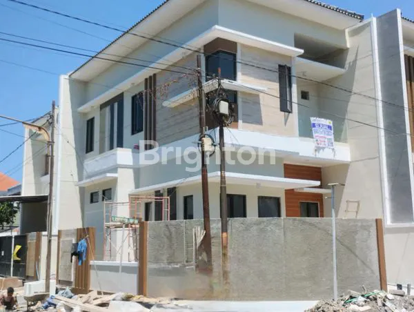 image RUMAH HOOK 2 LANTAI BARU GRESS SIAP HUNI (1)