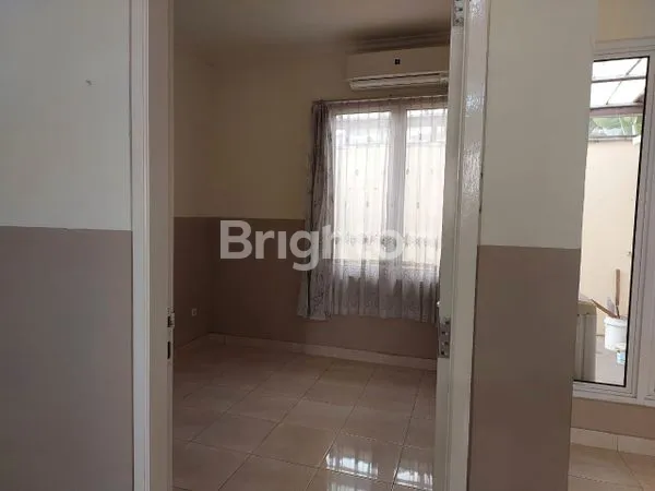 image RUMAH DI CLUSTER ILROSA GADING SERPONG (2)