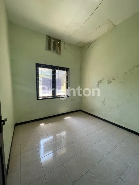 image RUMAH 1 LT DI PONDOK TJANDRA INDAH SEMANGKA SIDOARJO DEKAT PETRA ACITYA, RS MITRA KELUARGA DAN TOL TAMBAK SUMUR  (5)