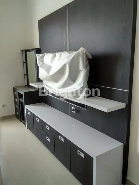 image RUMAH BARU KLAMPIS DEKAT MERR, FURNISH, SIAP HUNI (3)