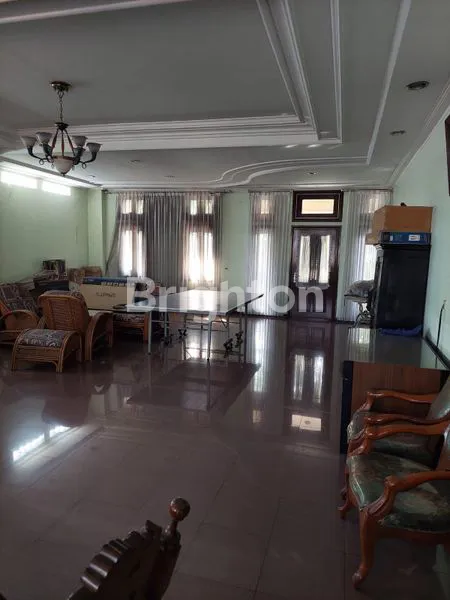 image RUMAH 2 LANTAI DI NGAGEL JAYA (2)