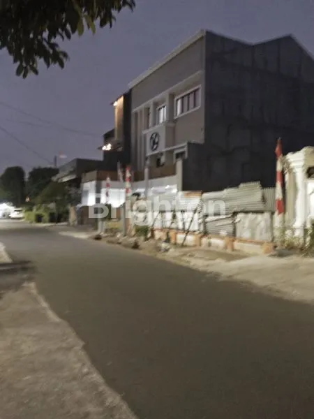 image RUMAH HOEK RAWAMANGUN (7)