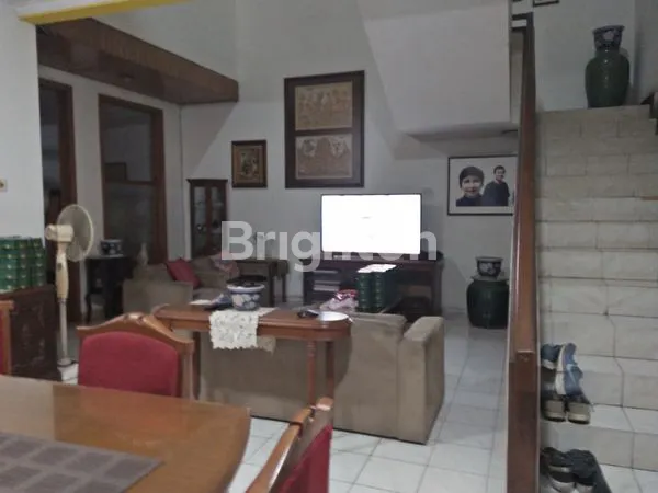 image RUMAH HOEK RAWAMANGUN (2)
