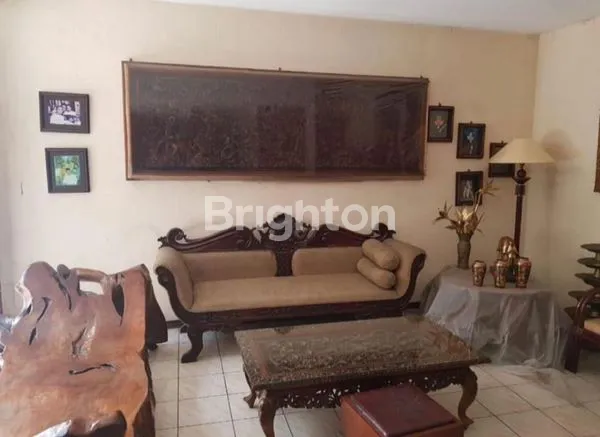 image RUMAH MEWAH 2 LANTAI DI SUKOMANUNGGAL JAYA, LT 300M² , SURABAYA. (3)