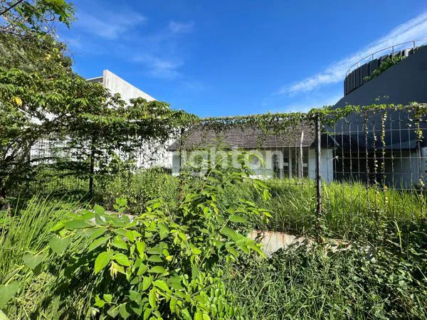 image RAYA DHARMAHUSADA REGENCY DEKAT RAYA MERR (1)