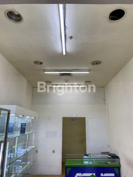 image KIOS MAL AMBASADOR KUNINGAN JAKARTA SELATAN LANTAI 3 AREA HIDUP DAN RAMAI (4)