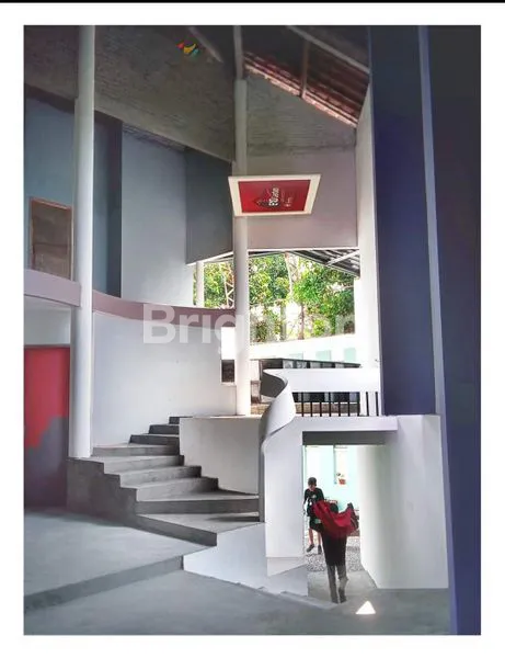 image BANGUNAN PREMIUM UNTUK USAHA KULINER DAN SEJENIS DI NGASEM (3)