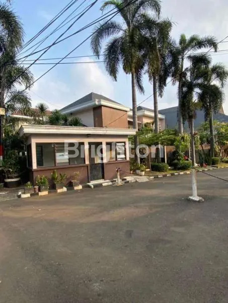 image RUMAH MEWAH DI KOMPLEK PONDOK KELAPA INDAH (2)