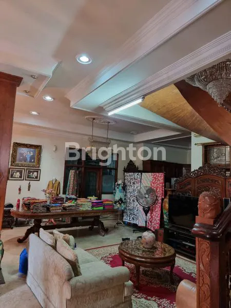 image RUMAH 2 LANTAI BAGUS DAN FULL JATI LOKASI MANYAR SURABAYA  (2)