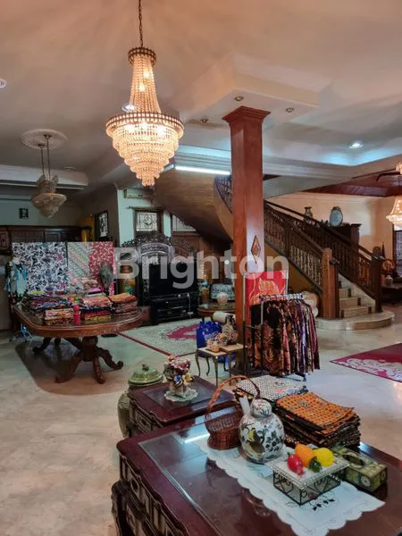 image RUMAH 2 LANTAI BAGUS DAN FULL JATI LOKASI MANYAR SURABAYA  (4)