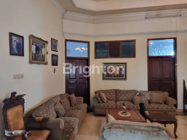 image RUMAH 2 LANTAI BAGUS DAN FULL JATI LOKASI MANYAR SURABAYA  (5)