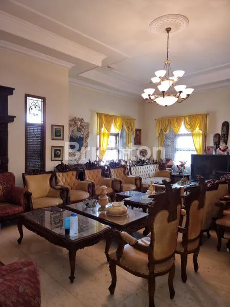 image RUMAH 2 LANTAI BAGUS DAN FULL JATI LOKASI MANYAR SURABAYA  (8)