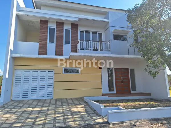 image RUMAH CLUSTER MEWAH 2 LANTAI SOLO BARU (1)