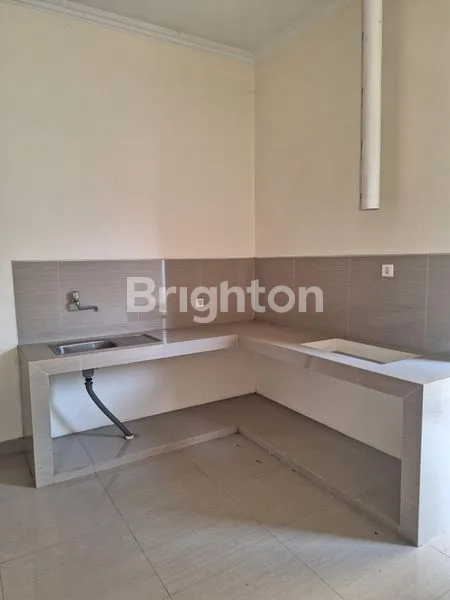 image RUMAH CLUSTER MEWAH 2 LANTAI SOLO BARU (7)