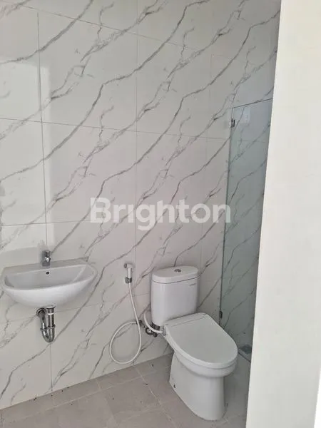 image RUMAH MEWAH 2 LANTAI CLUSTER SOLO BARU (6)