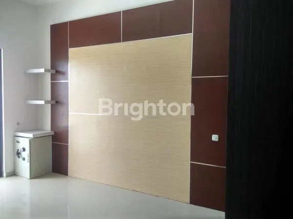 image RUMAH 2LANTAI KLAMPIS FURNISHED SELANGKAH MERR DAN HOKKY SUPERMARKET (3)