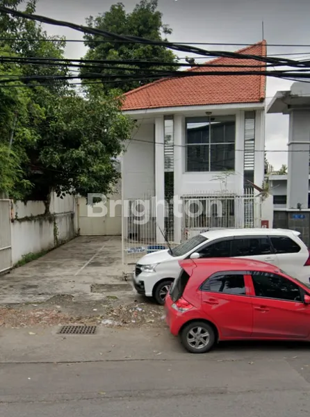 image RUMAH 2 LANTAI MODEL BELANDA. 0 NOL JALAN RAYA STRATEGIS DEKAT TP TUNJUNGAN PLAZA BASUKI RAHMAT KEDUNGSARI TENGAH PUSAT KOTA (1)