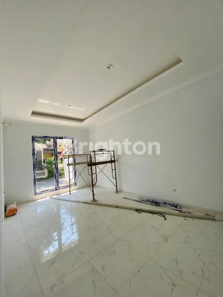 image 3,1 M NEGO TIPIS, RUMAH BARU 2 LANTAI SIAP HUNI, HOOK, BUKIT PALMA CITRALAND SURABAYA (5)
