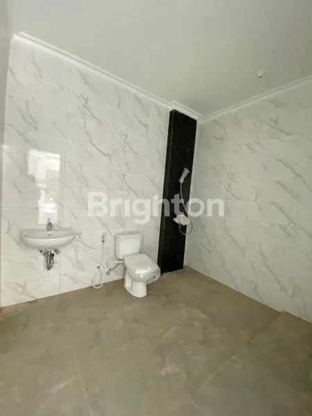 image 3,1 M NEGO TIPIS, RUMAH BARU 2 LANTAI SIAP HUNI, HOOK, BUKIT PALMA CITRALAND SURABAYA (2)