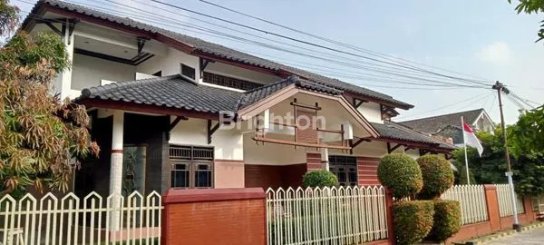 image RUMAH MEWAH LOKASI PREMIUM (7)