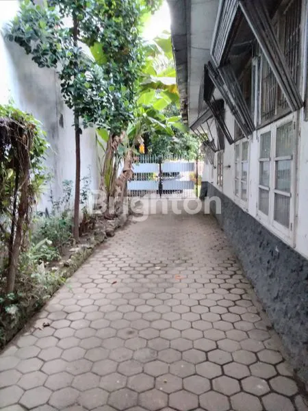 image RUMAH DI JL CILIWUNG SURABAYA  (5)